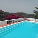 Scenic Views, Heated Pool, Vineyard - Casa Mavi Villa *