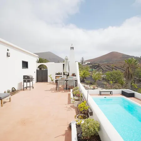 Scenic Views, Heated Pool, Vineyard - Casa Mavi * La Vegueta
